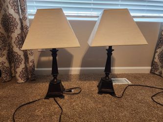 Set of 2 matching lamps