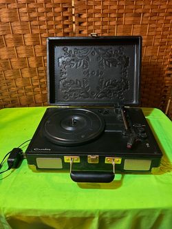 Crosley Cruiser Portable Record Player Black Floral/Gothic  CR8005U-007A-$50 CASH