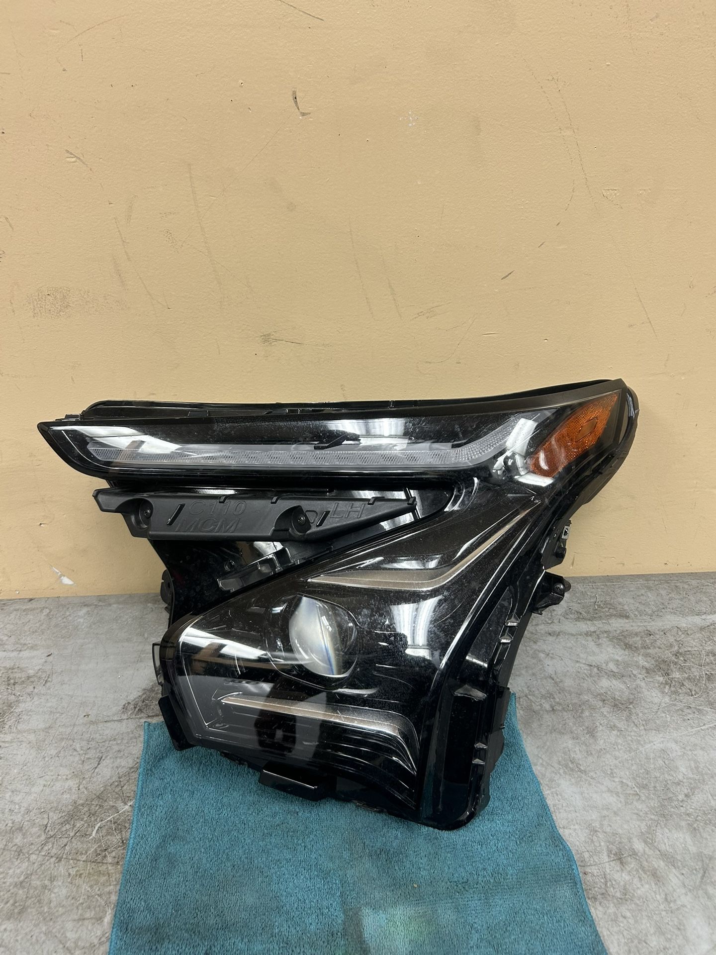 2022 2023 2024 Chevy Bolt EV Left Driver Side Headlight Oem 