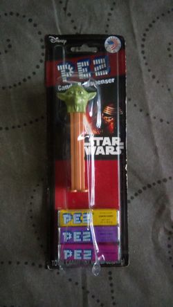Yoda PEZ dispenser & candy