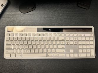 Logitech K750 Solar Keyboard 