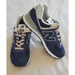 New Balance Classic 574 Core Shoe Women Size 7, Navy Blue - New