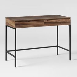 Desk with drawers and USB connection