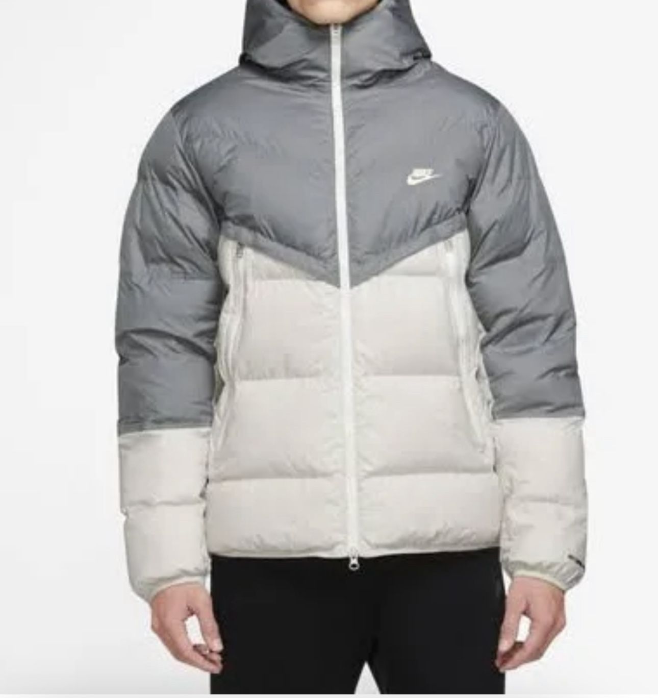 Nike Puffer Jacket Grey/White Medium
