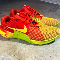 Nike Metcon Training Sneakers Red Yellow