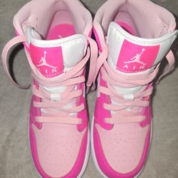 🔥Nuevos Zapatos de Mujer talla 8 /NEW Air Jordan 1 Mid GS "Fierce Pink" /Size 6.5Y (Women’s 8)/77023