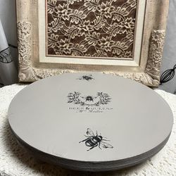 Riser With Bee Design 