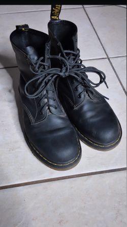Doc martens men's size 10 greasy leather 1460