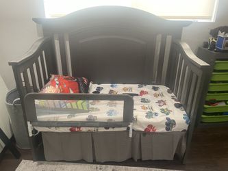 Oxford Crib/ Toddler Bed