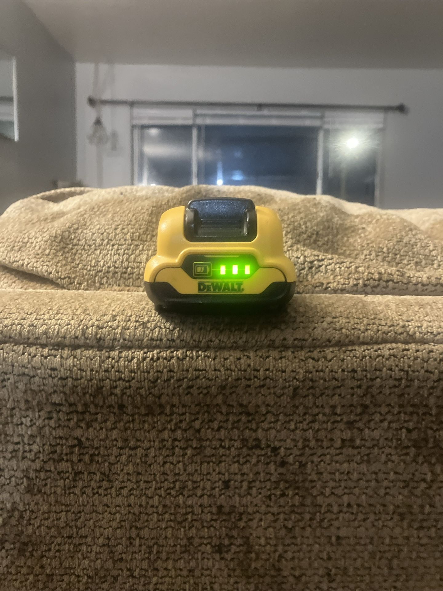 Dewalt 12 V Max 2 Amp Battery