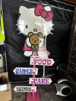 Used 5ft Hello Kitty Decoration Stand