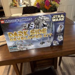 Lego Mindstorms Darkside Star Wars developer kit # 9754 used  seems to have all the pieces but not 100% sure please watch video