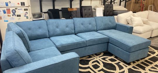 New Reversible Chaise Sectional Couch! Free 🚚 and Assembly!