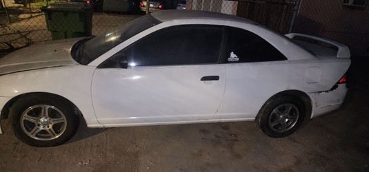 White 2-Door Coupe Honda civic