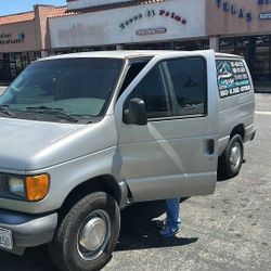 2003 Ford E-350