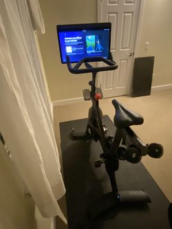 Peloton Bike Plus 2020 – 500+ Rides – Seattle