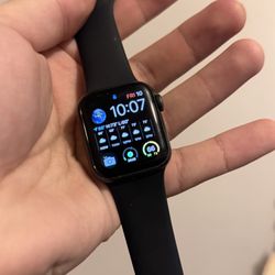 Apple watch (no charger)