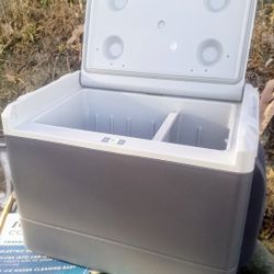 Coleman PowerChill Thermoelectric Iceless Cooler 40qt