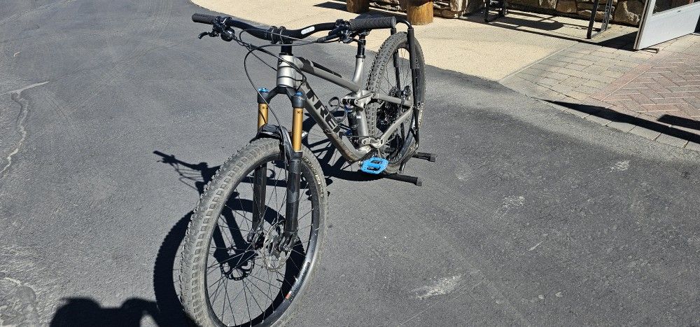 2019 Trek Fuel Ex 7 - Medium