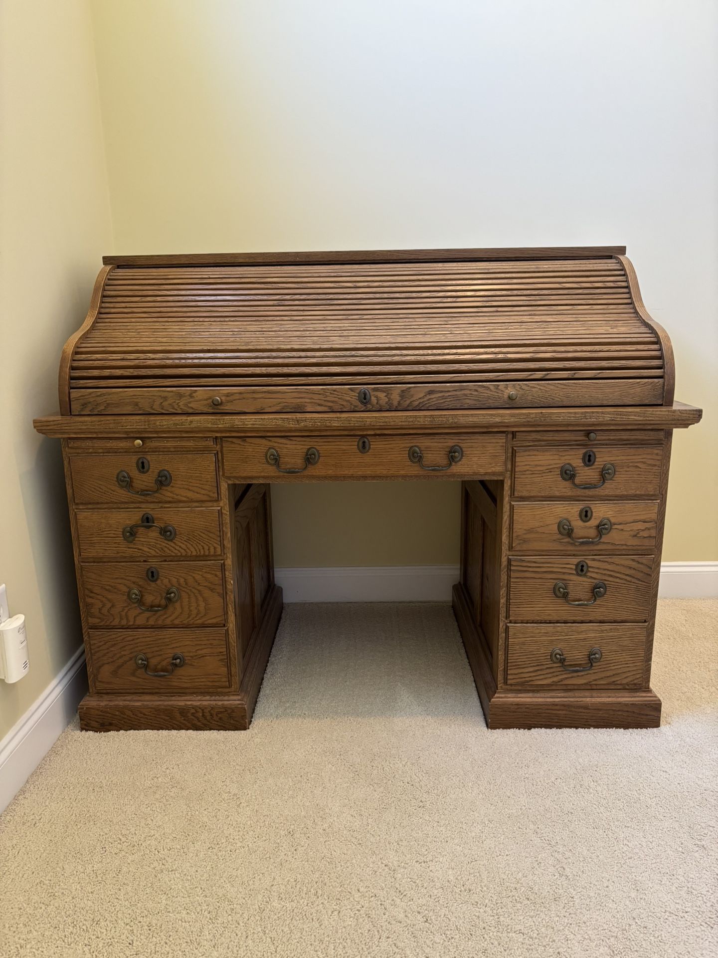 Beautiful Roll Top Desk