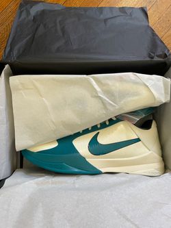 Nike Kobe 5 Caitlin Clark Size 11.5