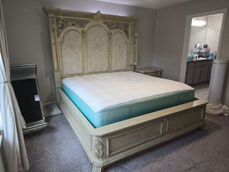 6-Pc Michael Amini King Bedroom Suite - Villa Di Como & Fantosini Pieces