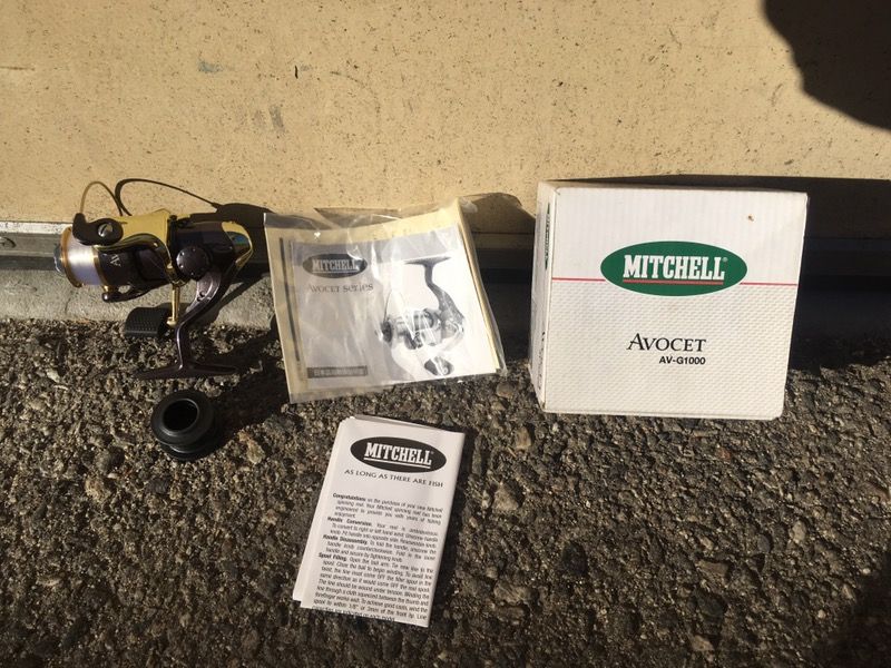 Unused Mitchell Avocet AV-G1000 fishing reel.In box.