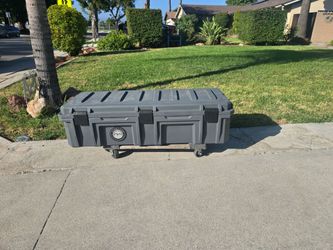 Dark Grey 117 QT Dry Box With Drain and Bottle Opener