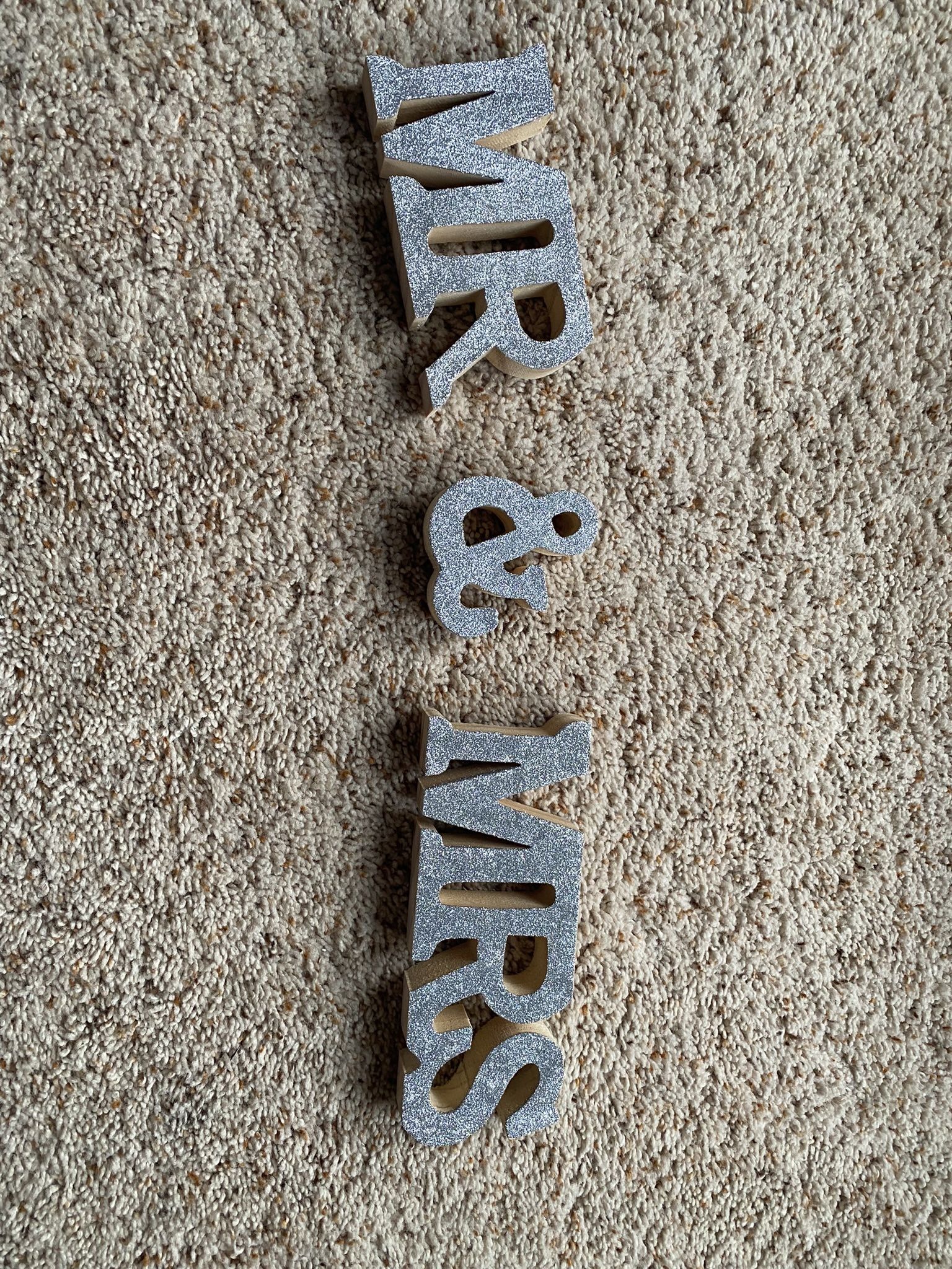 *WEDDING ITEMS* 3” Silver/Glitter MR & MRS letters
