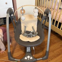 Baby swing 