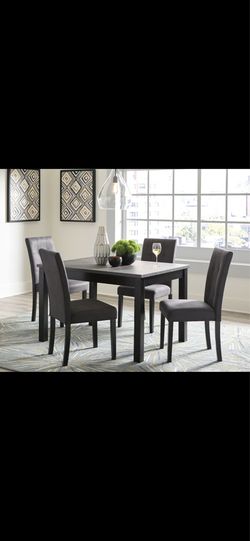 Modern 5-Piece Dining Table Set - Excellent Condition