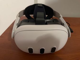 Meta Quest 3 VR Headset