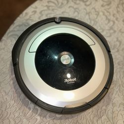 iRobot Roomba 600 Series Robot Vacuum – Works Great!