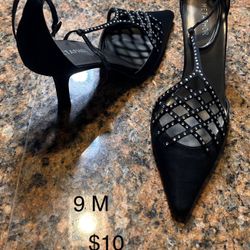 Lots of Women’s Shoes!!