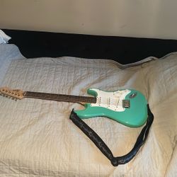 Squier Stratocaster Lightning Blue