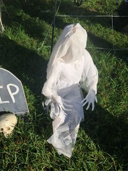 Hanging Ghost Bride 