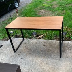 Zinus Jennifer 47” Black Frame Desk