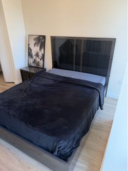Queen Bed Set