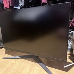 LG 32GQ750-B 32-inch Ultragear 4K UHD (3840 x 2160) Gaming Monitor