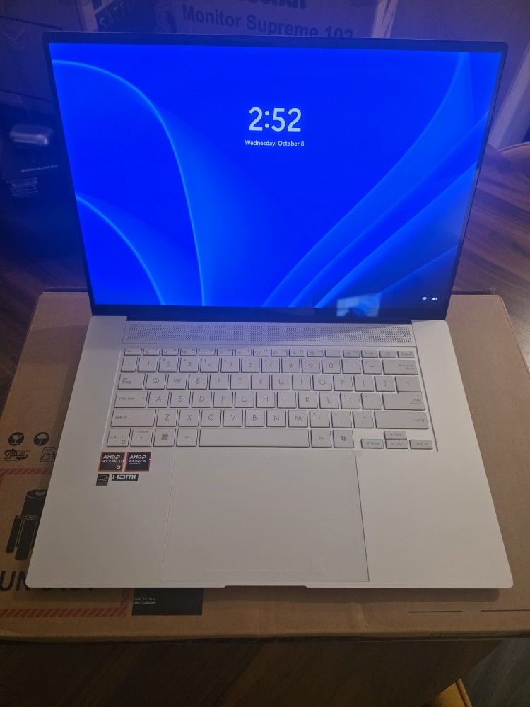 ASUS ZENBOOK S 16 RYZEN AI9 24GB RAM 1TB SSD