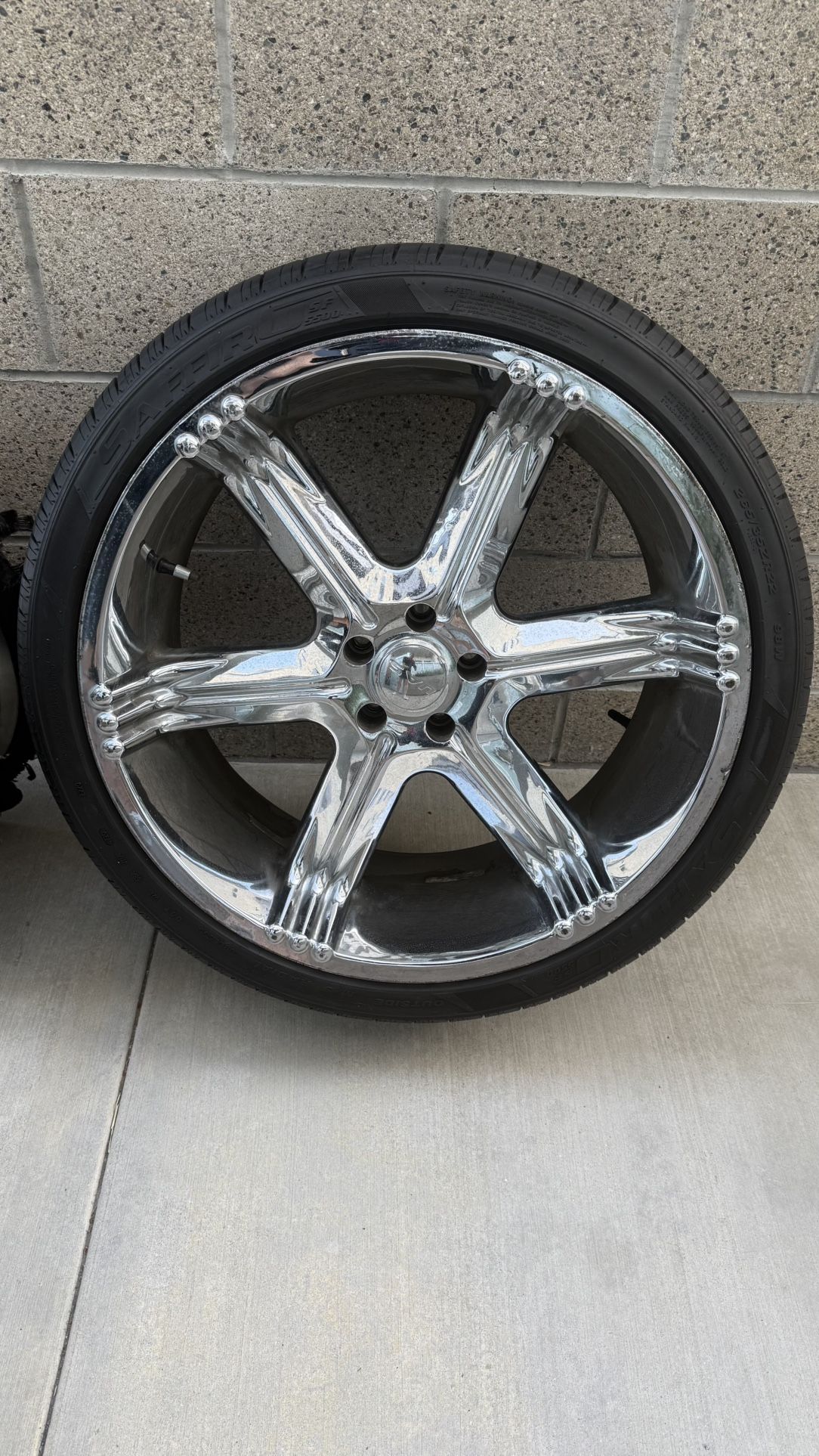 Set of 4 Chrome Rims with Tires (265/35ZR22 102W)