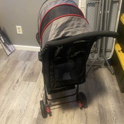 Dog Stroller *BRAND NEW*  $80$