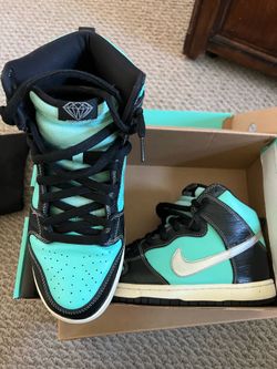 Nike SB dunk low, size 11, throw in matching t-shirt