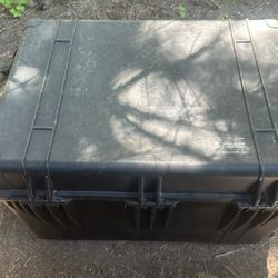 PELICAN 1660 CASE Waterproof, Dustproof, Crushproof Built to protect your gear against the harshest conditions