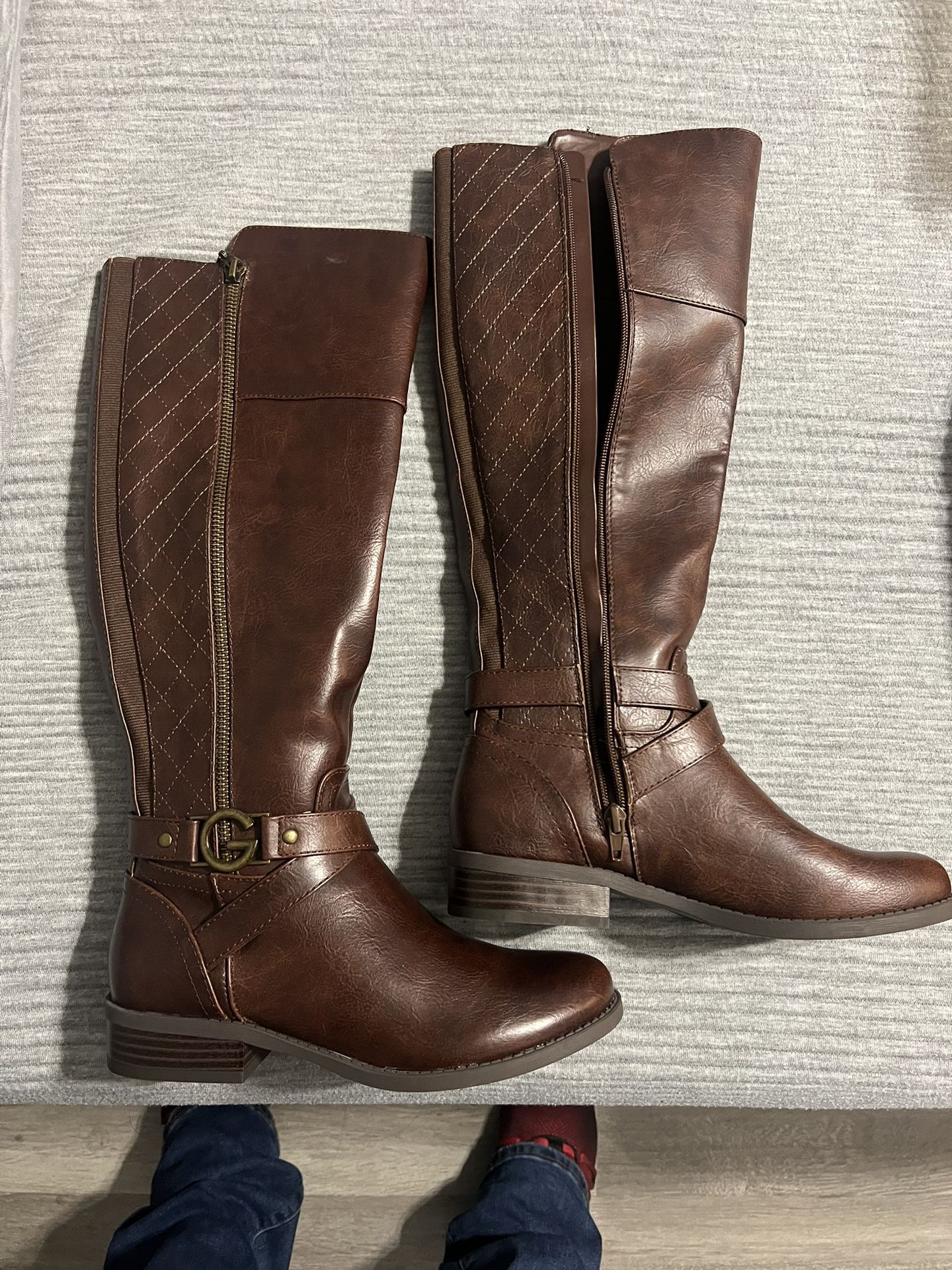 Guess boots