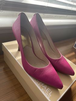 Michael Kors Leather Mid Pumps