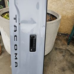 2021 Tacoma Tailgate 
