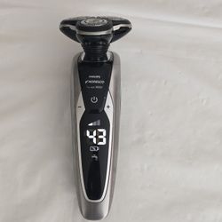Phillips Norelco Rechargeable Shaver Series 9000