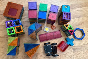 Magnetic Tiles Building Set Large Lot Approx 470 pieces