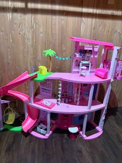 Barbie DreamHouse 3-Story Dollhouse Playset